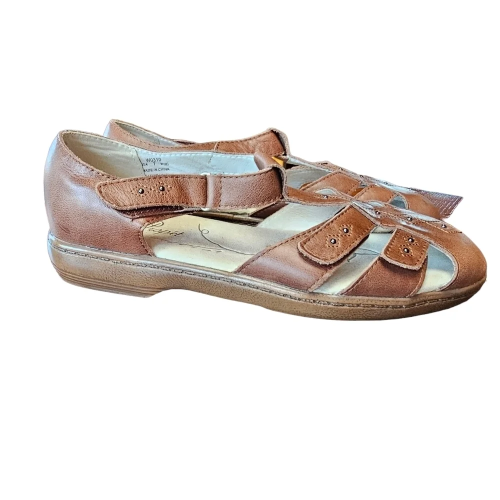 PROPET Women's Brown Leather Closed Toe Adjustable Fit Walking Sandals Shoes - Picture 2 of 9